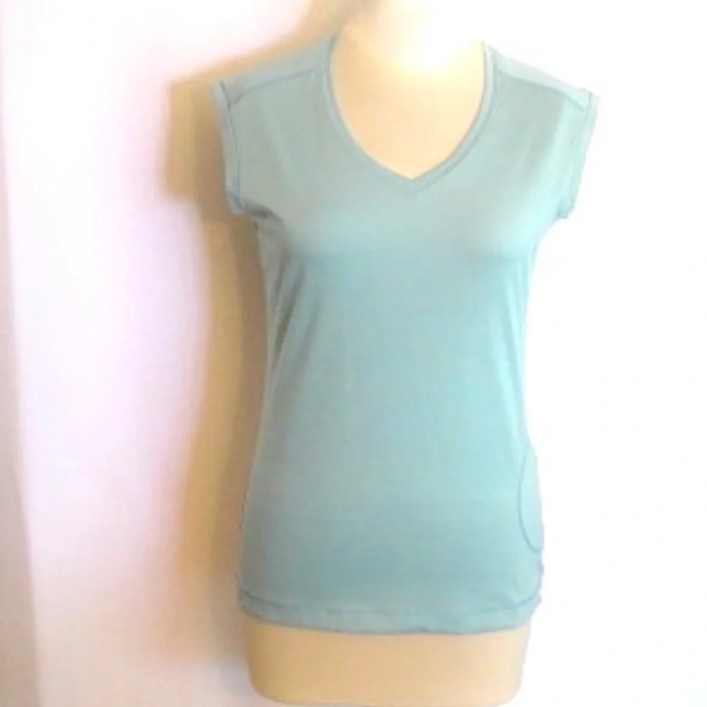 Alo Coolfit Sleeveless Tank Top - Picture 1 of 9